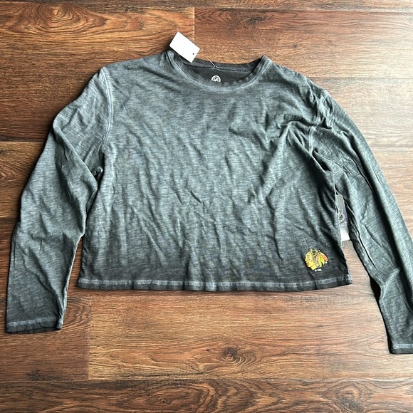 NWT Chicago Blackhawks Shirt | Chicago Blackhawks Hockey | NHL | Chicago - Picture 1 of 8